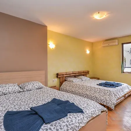 Alexander Nevsky View Two Bedroom On Dondukov Blvd