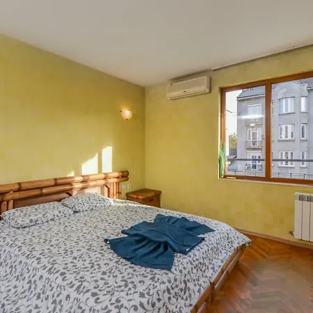 Alexander Nevsky View Two Bedroom On Dondukov Blvd *